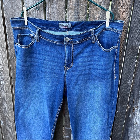 Torrid Luxe Slim Boot Jeans #11661101 Sz 20Tall - Picture 11 of 16